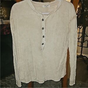 Zenana Women’s Ivory & White Mineral Wash Button Front Top Sz Medium
